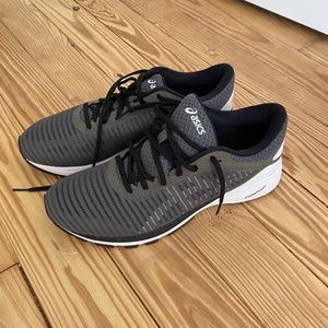 BRAND NEW - Asics Men's Running Shoes
